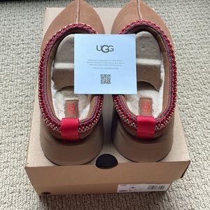 Brand new Chestnut UGGs TAZZ Slippers with box!